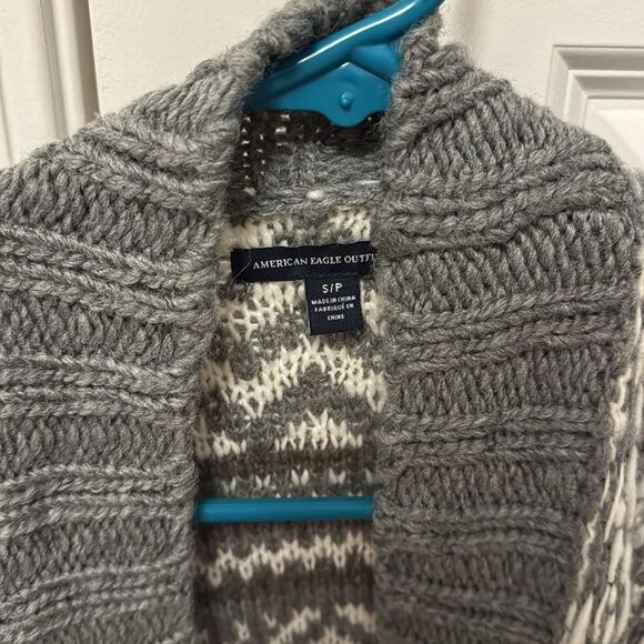 American Eagle Cardigan - Picture 3 of 7